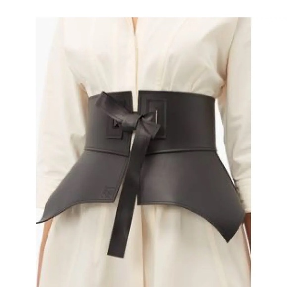Loewe Accessories - Loewe Obi belt in Nappa. Size medium. Never worn. Excellent condition.